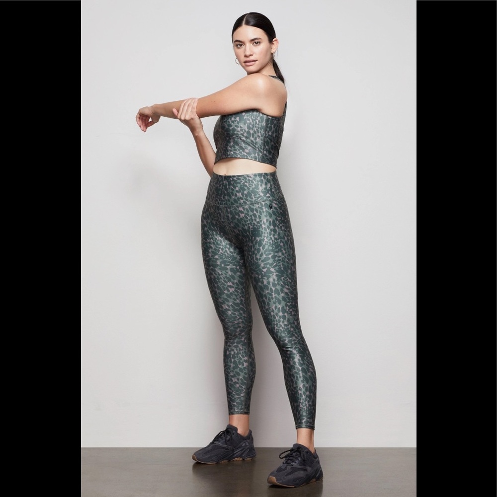 NWT Good American sz 6 core power workout legging. Leopard print